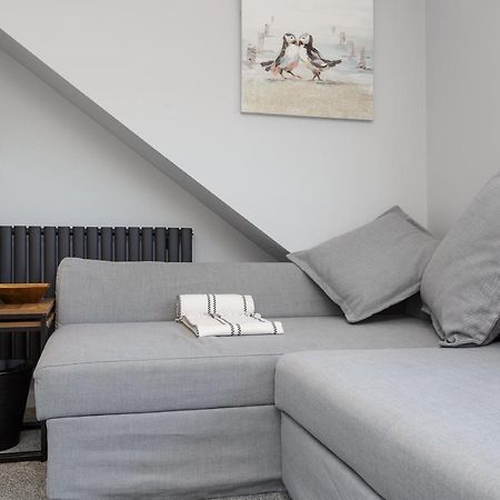 Stopover At Orchard Loft, Cosy And Convenient Portsmouth Exterior photo