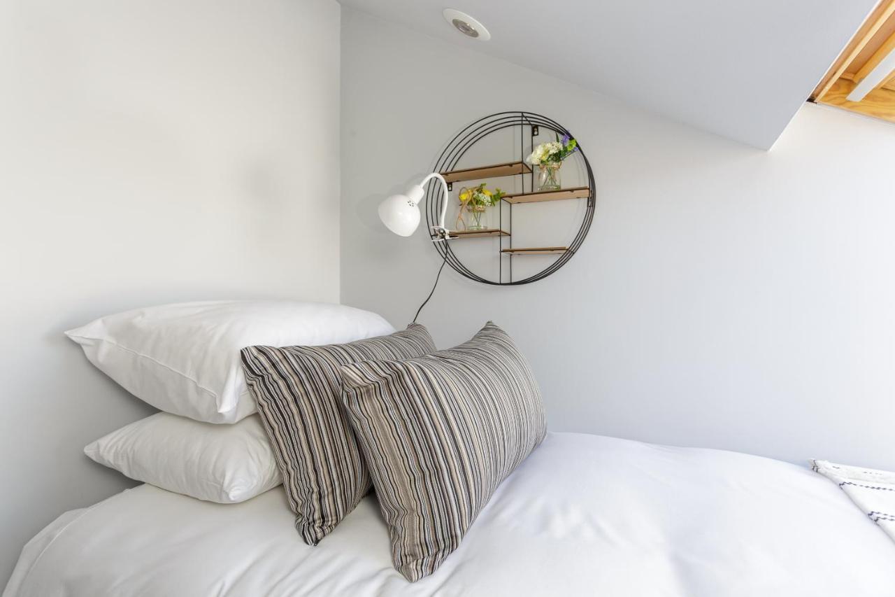 Stopover At Orchard Loft, Cosy And Convenient Portsmouth Exterior photo