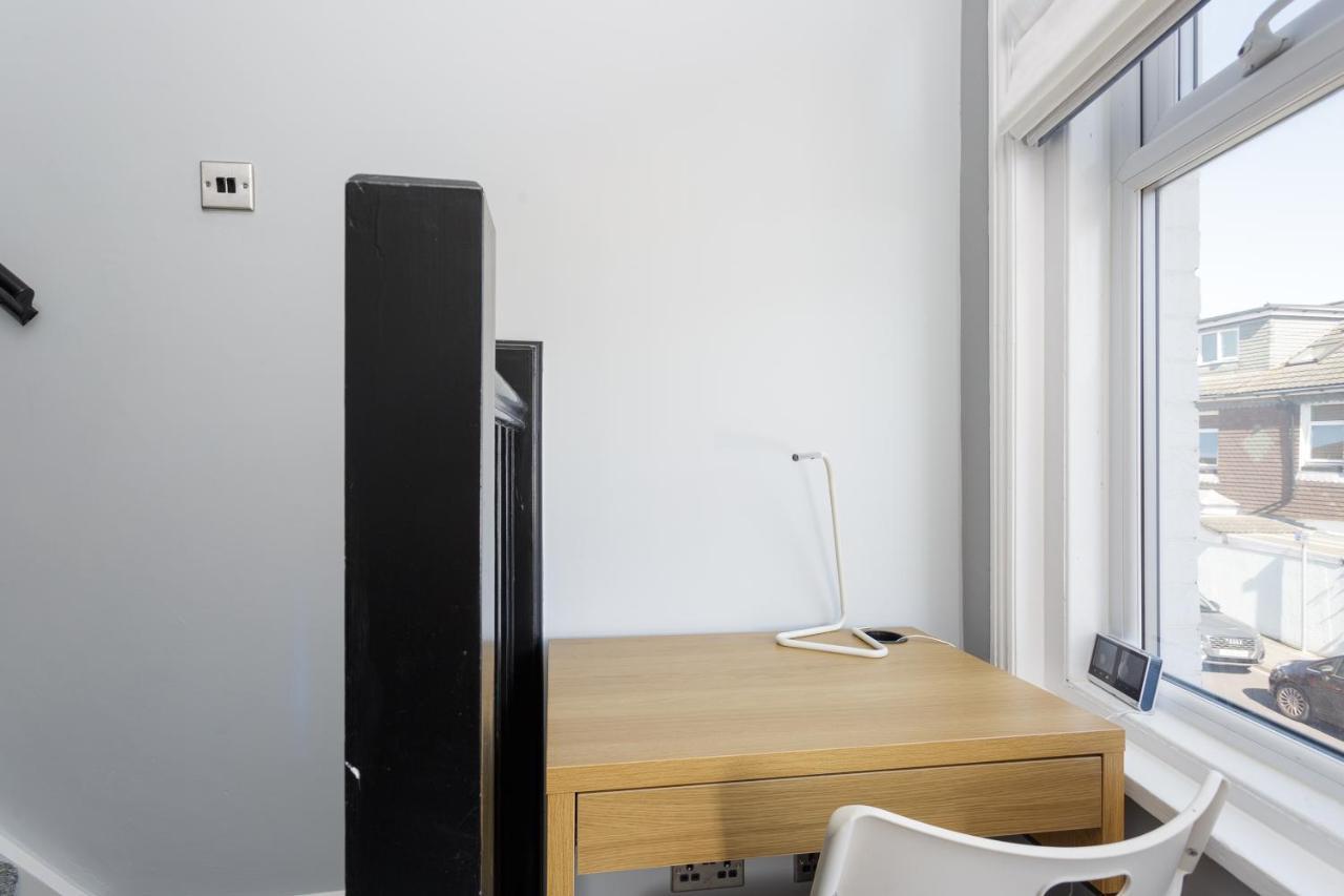 Stopover At Orchard Loft, Cosy And Convenient Portsmouth Exterior photo